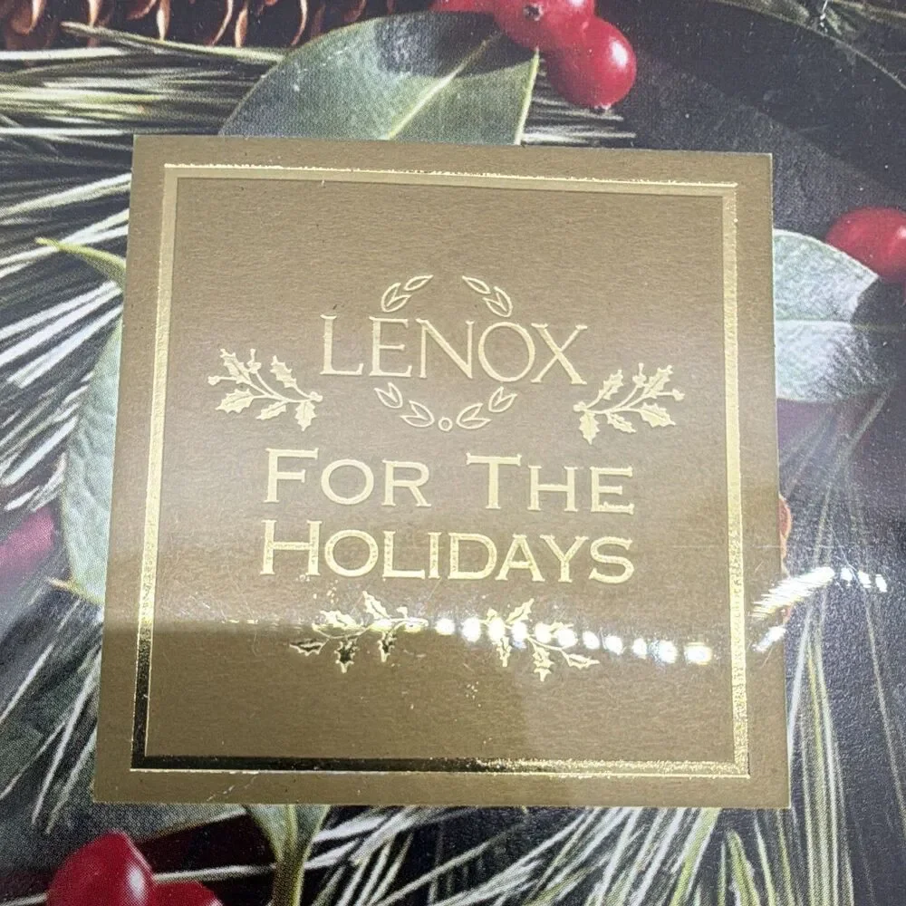 Lenox Holiday Nouveau 70 in Round Tablecloth Floral Beige/Green/Red Machine Wash